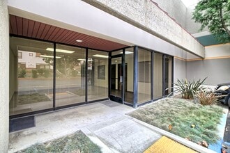 1891 Goodyear Ave, Ventura, CA à louer Photo intérieure– Image 1 sur 16