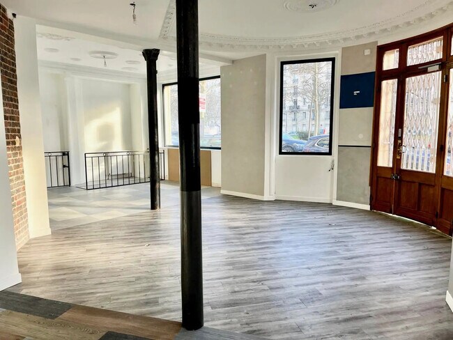 Plus de détails pour Local commercial à vendre