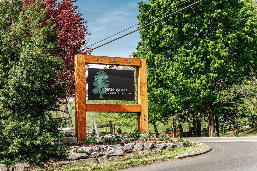 1329 Commerce Rd, Staunton, VA à vendre - Photo de l’immeuble – Image 3 sur 70