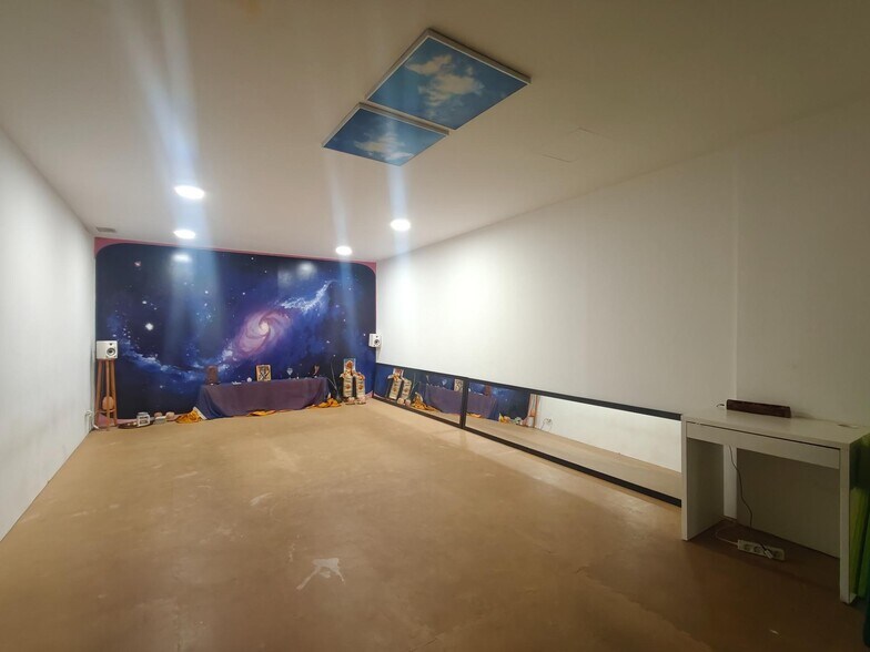 Immeuble residentiel dans Barcelone, Barcelona à vendre - Photo intérieure – Image 2 sur 3