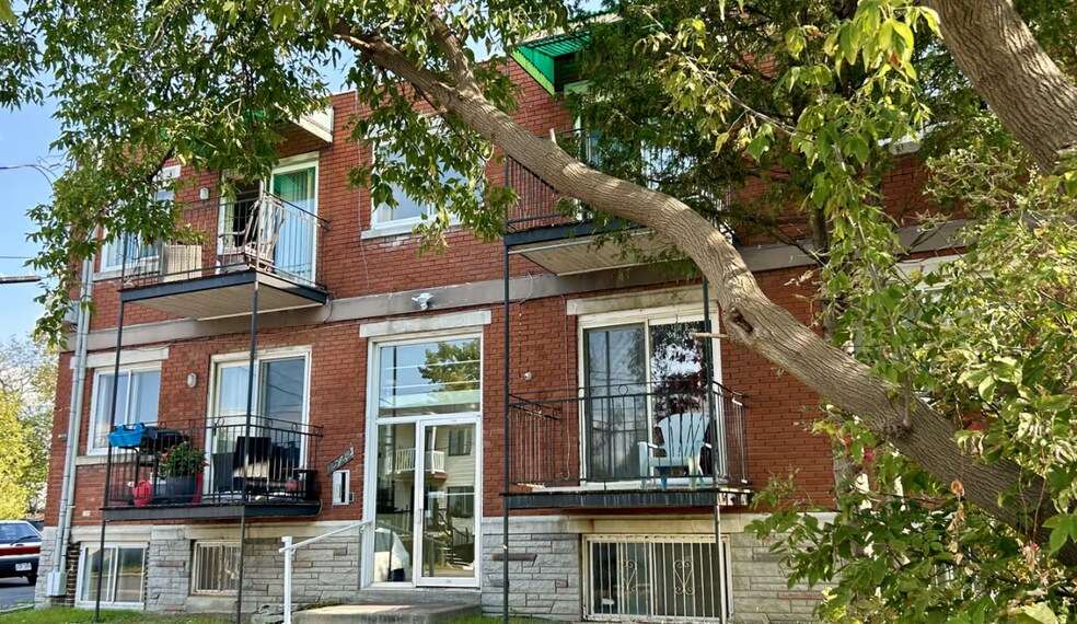 1522 Rue Saint-Joseph, Longueuil, QC à vendre - Photo de l’immeuble – Image 2 sur 11