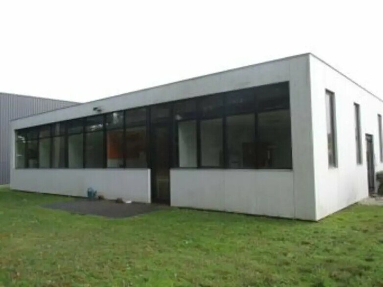 Bureau dans Pessac à louer - Photo de l’immeuble – Image 1 sur 9
