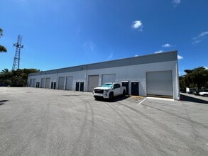 1533-1717 SW 1st Way, Deerfield Beach, FL à louer Photo de l’immeuble– Image 1 sur 2