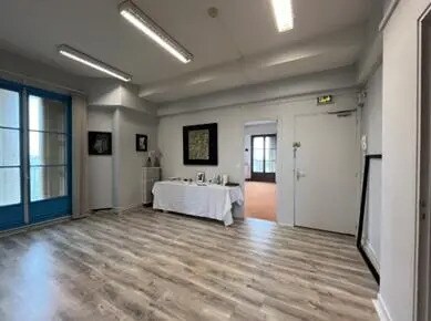 Plus de détails pour Bureau à vendre