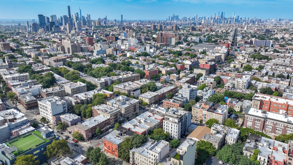 125 Rogers Ave, Brooklyn, NY à vendre - Photo de l’immeuble – Image 2 sur 5