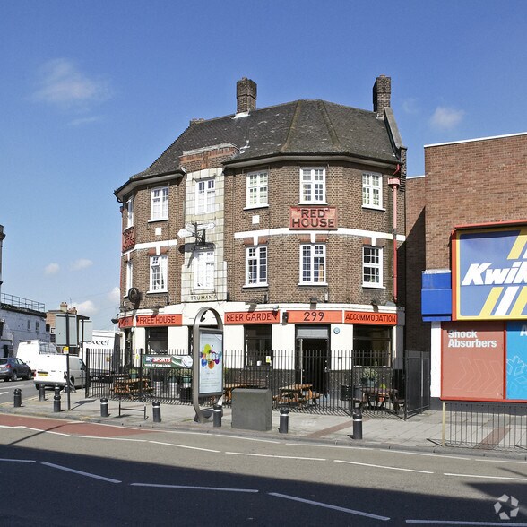 299 Barking Rd, Londres à louer - Photo de l’immeuble – Image 3 sur 12