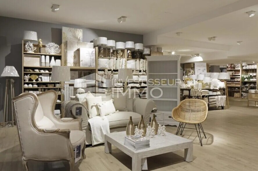 Local commercial dans Saint-Maximin à louer - Photo intérieure – Image 2 sur 4