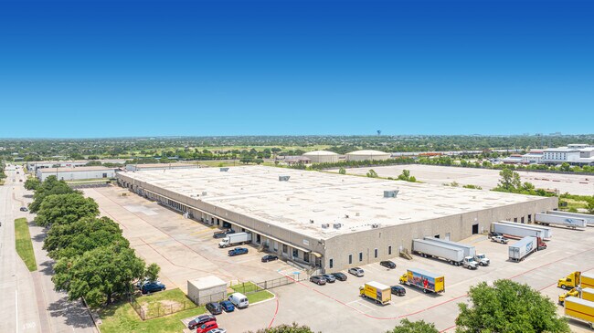 Plus de détails pour 1810 Kelly Blvd, Carrollton, TX - Industriel/Logistique à louer