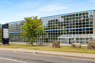 Plus de détails pour 867-877 Boul Jean-Paul-Vincent, Longueuil, QC - Bureau à louer