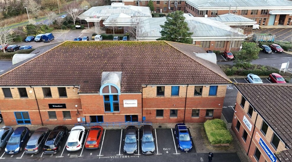 2 Stinsford Rd, Poole à louer - Photo principale – Image 1 sur 4