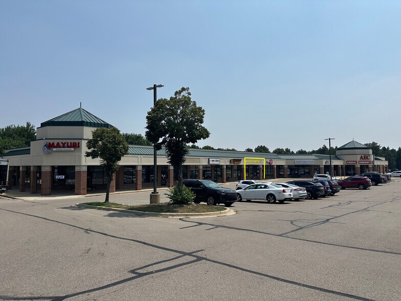 224-278 E Auburn Rd, Rochester Hills, MI à louer - Photo de l’immeuble – Image 1 sur 9