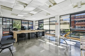 3-15 Rue Henri Rol Tanguy, Montreuil à louer Photo intérieure– Image 2 sur 2