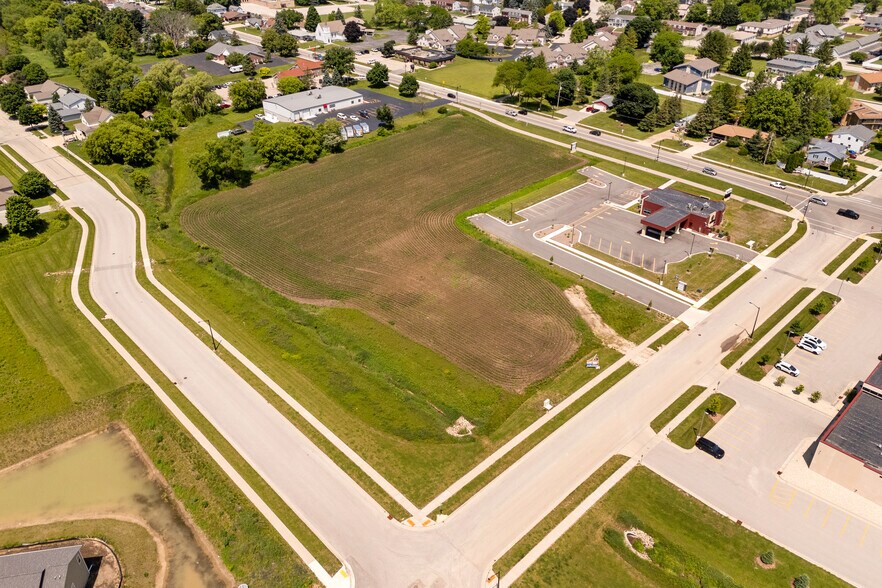 2351 - 2365 E. Main St., Jackson, WI à vendre - Aérien – Image 3 sur 3