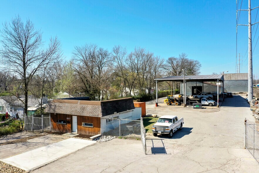 807 S Fillmore Ave, Kirkwood, MO à louer - Photo principale – Image 1 sur 7