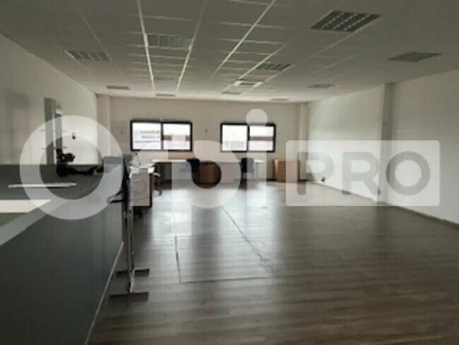 Plus de détails pour Bureau à vendre
