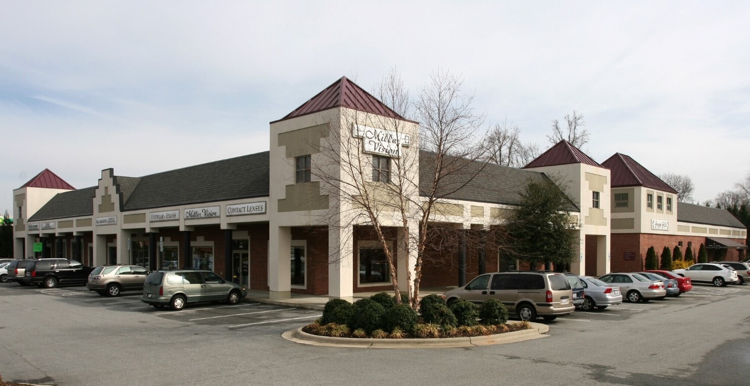 2616 Lawndale Dr, Greensboro, NC 27408 - Lot F -  - Photo intérieure - Image 1 of 2