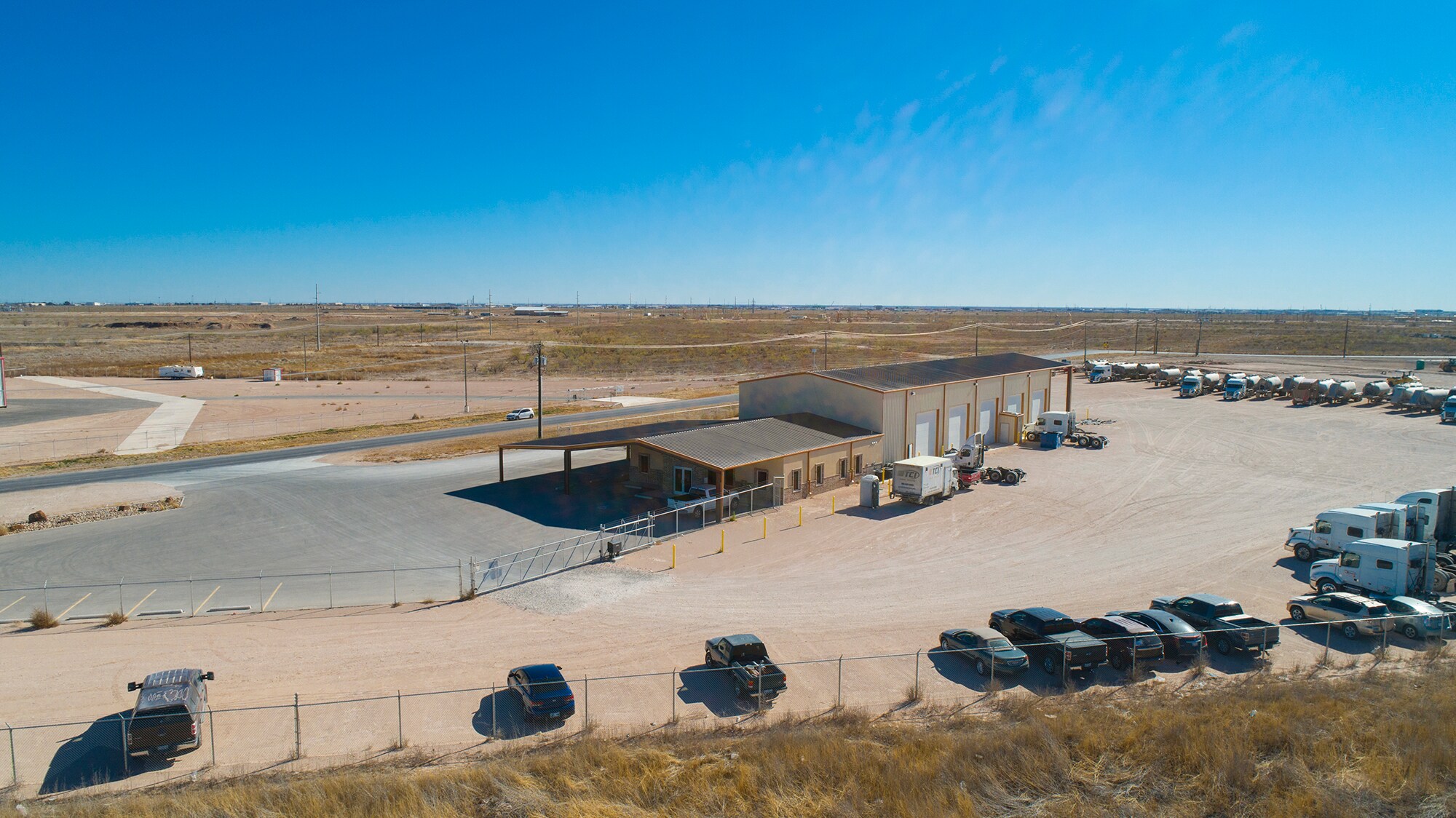 11004 County 100 Rd, Midland, TX à louer Photo principale– Image 1 sur 15