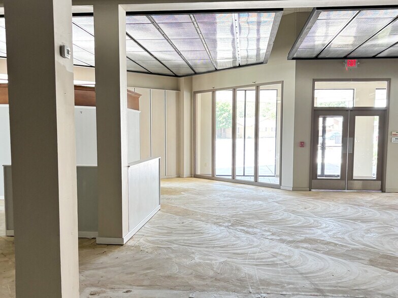 7705 Quaker Ave, Lubbock, TX à louer - Photo de l’immeuble – Image 3 sur 73
