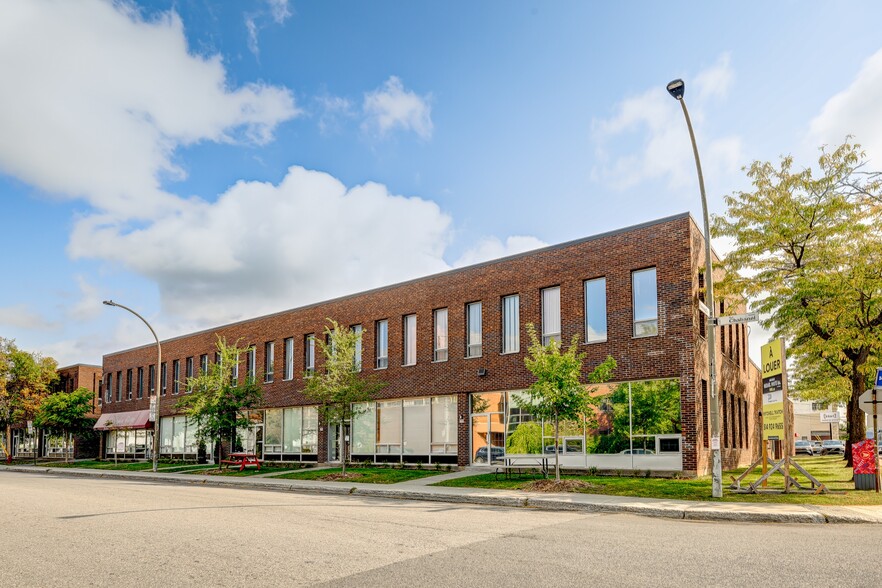 1550-1590 Rue Chabanel O, Montréal, QC à louer - Photo de l’immeuble – Image 3 sur 12