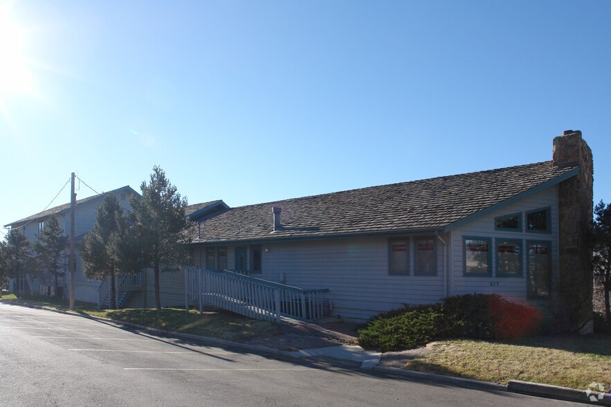 617 17th St, Colorado Springs, CO à louer - Photo de l’immeuble – Image 3 sur 8
