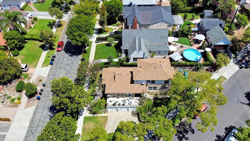 1120 East Ave, Burbank, CA à vendre - Photo de l’immeuble – Image 3 sur 10