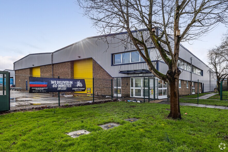 Rye Park Industrial Estate, Hoddesdon à louer - Photo principale – Image 1 sur 18