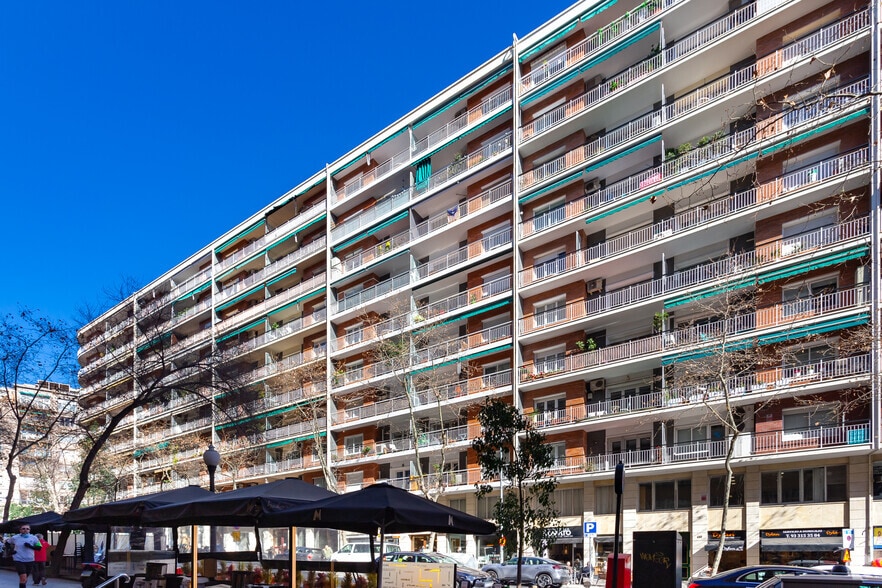 Local commercial dans Barcelone, Barcelona à louer - Photo principale – Image 1 sur 1