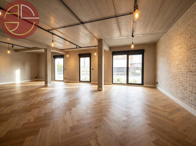 Plus de détails pour Bureau à vendre