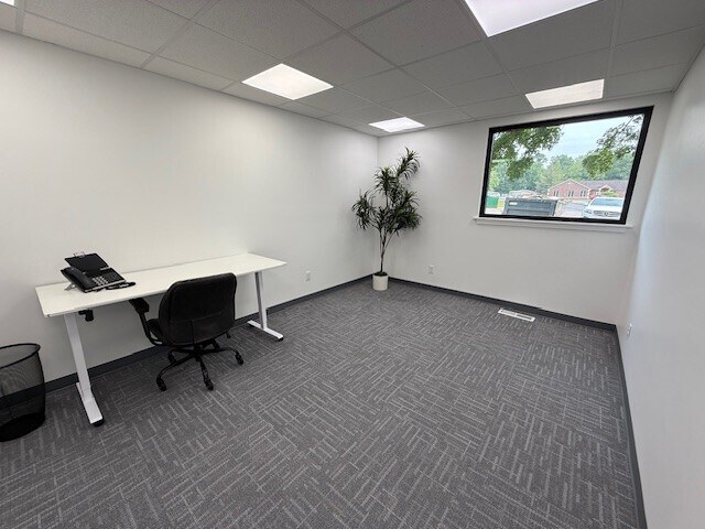 1651 W Centre Ave, Portage, MI à louer - Photo de l’immeuble – Image 3 sur 7