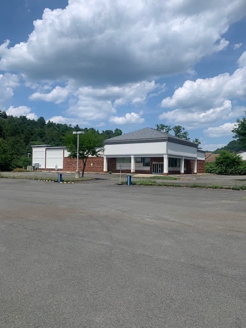 1099 E Broad St, Tamaqua, PA à vendre Photo de l’immeuble– Image 1 sur 10
