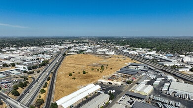 1200 Graphics Dr, Modesto, CA - Vue aérienne  vue de carte - Image1
