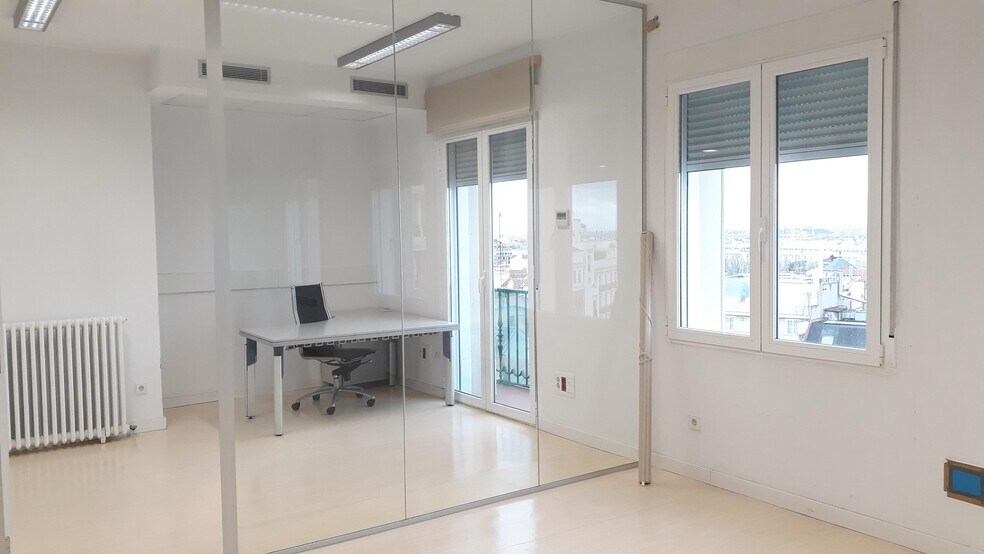 Bureau dans Madrid, Madrid à louer - Photo principale – Image 1 sur 2