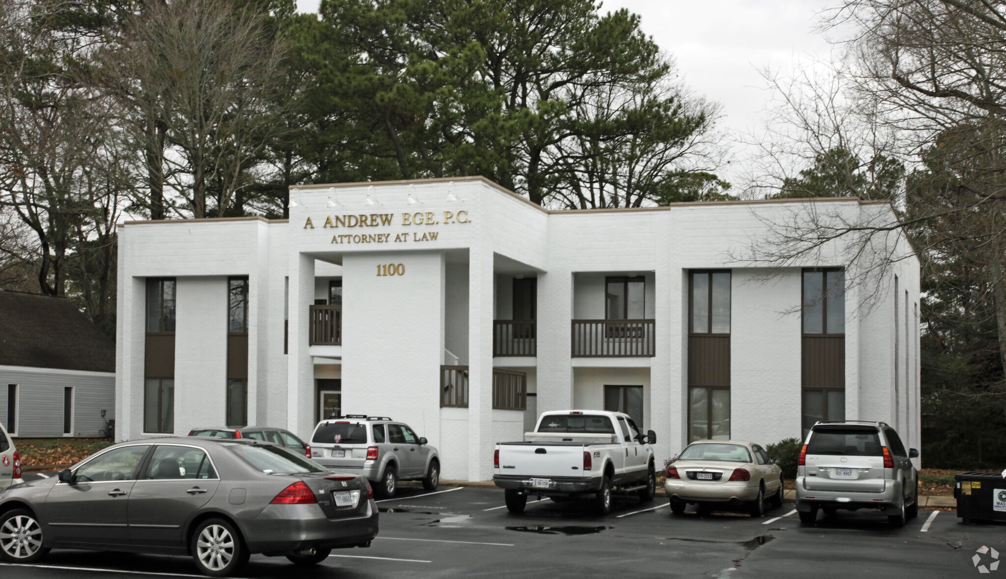 1100 Laskin Rd, Virginia Beach, VA à louer Photo principale– Image 1 sur 11