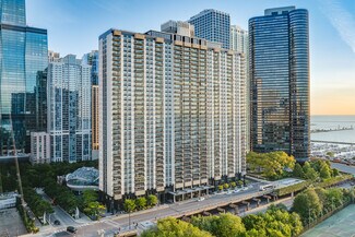Plus de détails pour 400 E Randolph St, Chicago, IL - Logement à vendre