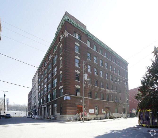 1323-1331 W 13th St, Kansas City, MO à louer - Photo principale – Image 2 sur 15