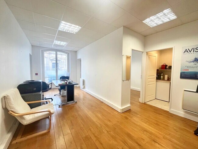 Plus de détails pour 160 Rue Du Temple, Paris - Bureau à louer