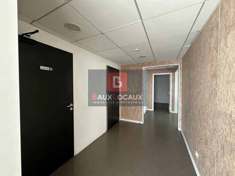Bureau dans Avignon à louer - Photo de l’immeuble – Image 3 sur 9