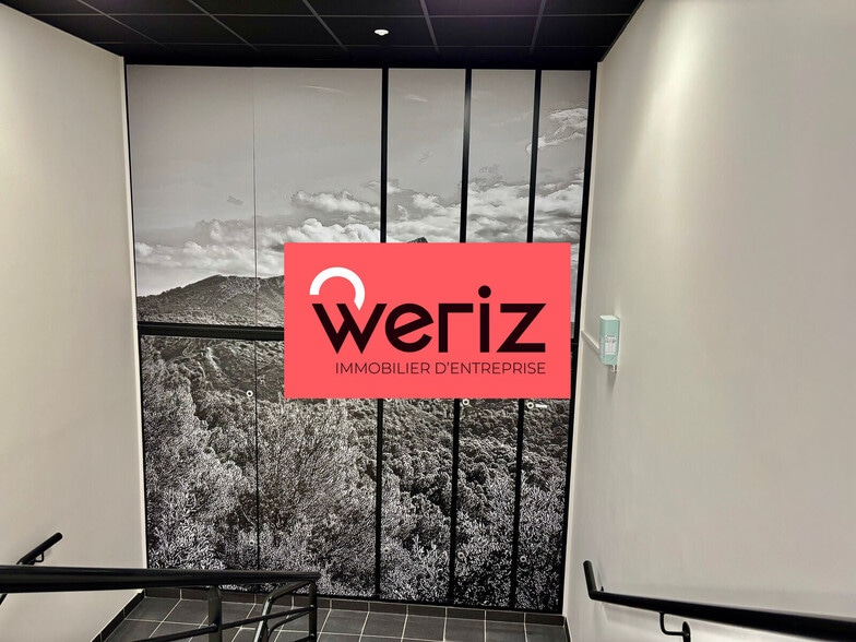 730 Rue René Descartes, Aix-en-Provence à louer - Photo de l’immeuble – Image 2 sur 5