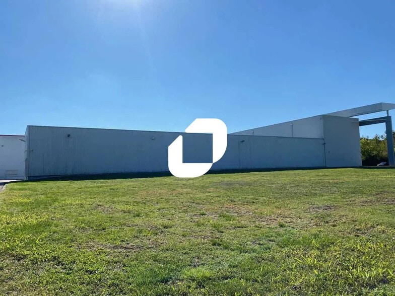 301 Rue Denis Papin, Villefontaine à louer - Photo de l’immeuble – Image 3 sur 14