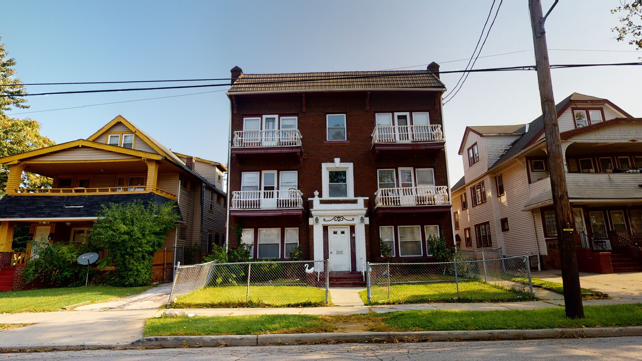 881 Eddy Rd, Cleveland, OH à vendre Photo principale– Image 1 sur 7