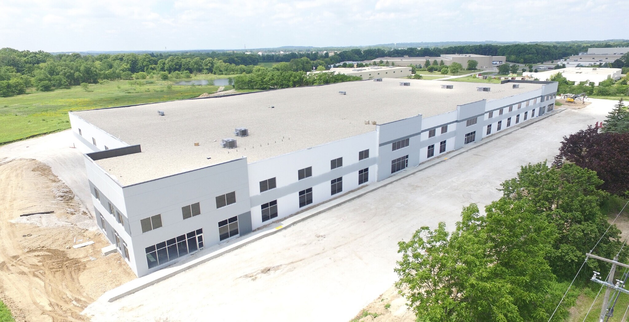 W220N5603 Town Line Rd, Sussex, WI à louer Photo de la construction– Image 1 sur 5