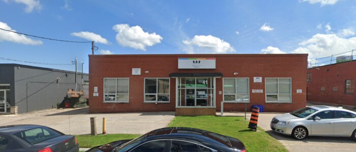 41 Chauncey Ave, Toronto, ON à vendre Photo de l’immeuble– Image 1 sur 4