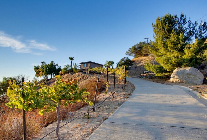 16850 Old Survey Rd, Escondido, CA à vendre - Photo de l’immeuble – Image 3 sur 41