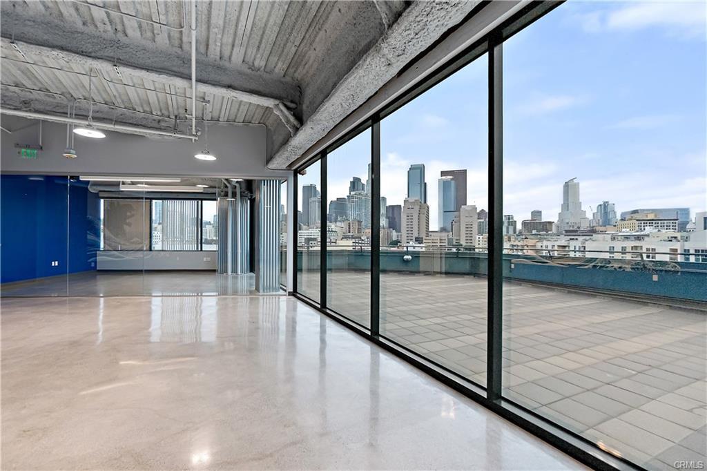 420 E 3rd St, Los Angeles, CA à louer Photo intérieure– Image 1 sur 5