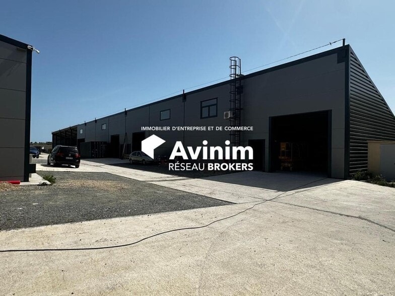 Industriel/Logistique dans Vendres à louer - Photo de l’immeuble – Image 2 sur 3