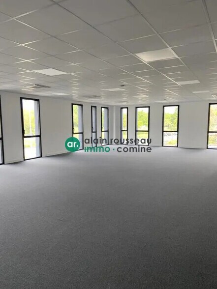 Bureau dans Trélazé à louer - Photo de l’immeuble – Image 2 sur 4