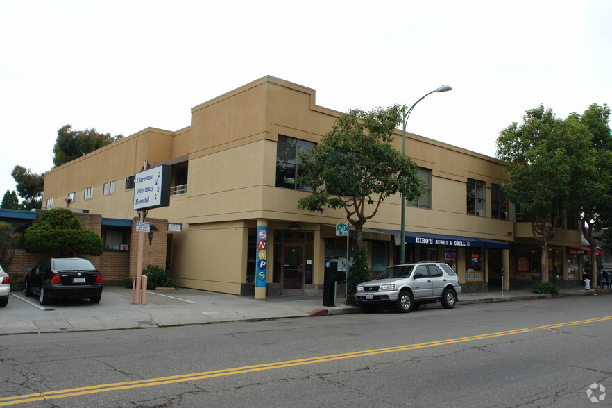 5335-5337 College Ave, Oakland, CA à louer - Photo de l’immeuble – Image 2 sur 2