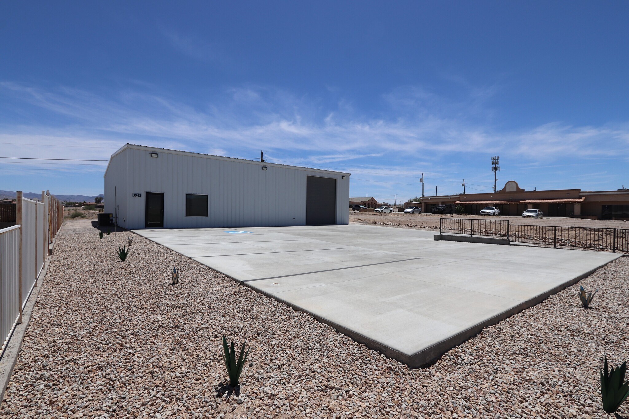 3942 Frontage rd, Bullhead City, AZ à vendre Photo principale– Image 1 sur 11