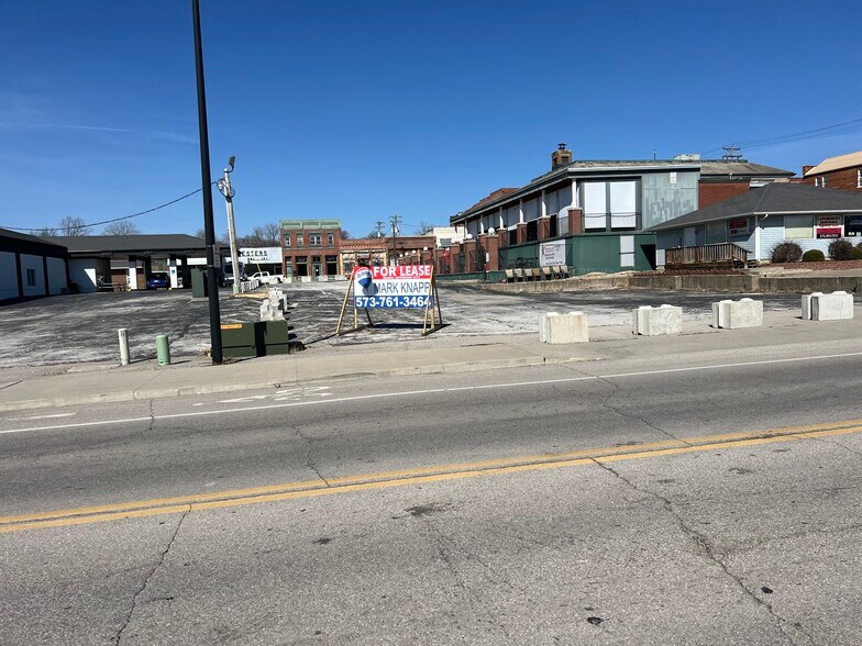 118 W 4th St, Fulton, MO à louer - Photo de l’immeuble – Image 1 sur 5