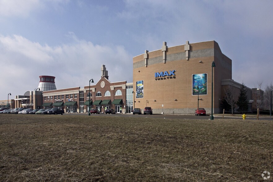 2121 NE Celebration Ave, Grand Rapids, MI à louer - Photo principale – Image 1 sur 11